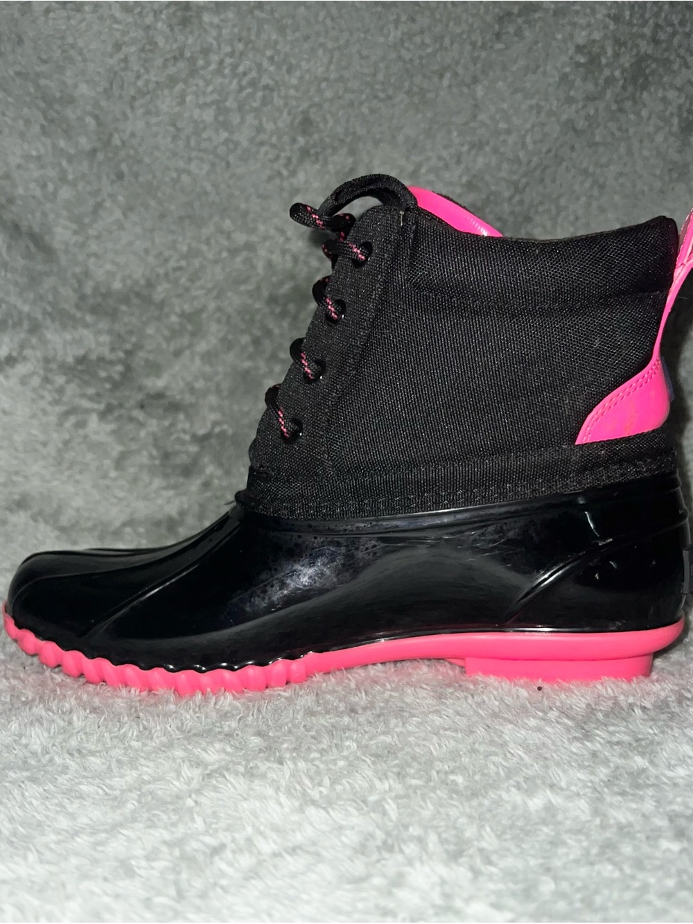 Tommy Hilfiger Haryett Duck Boot Black & Hot Pink Lace-Up Waterproof Ankle